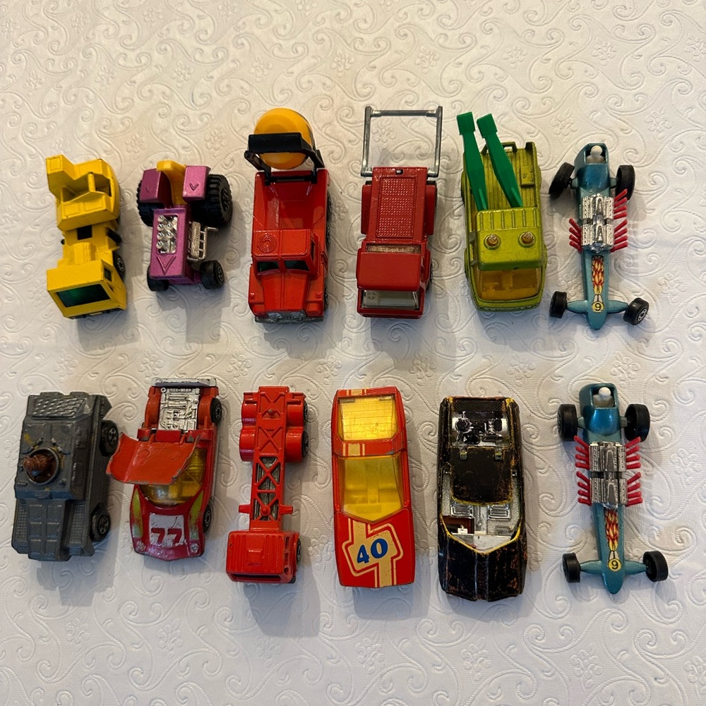 12 Matchbox vehicles